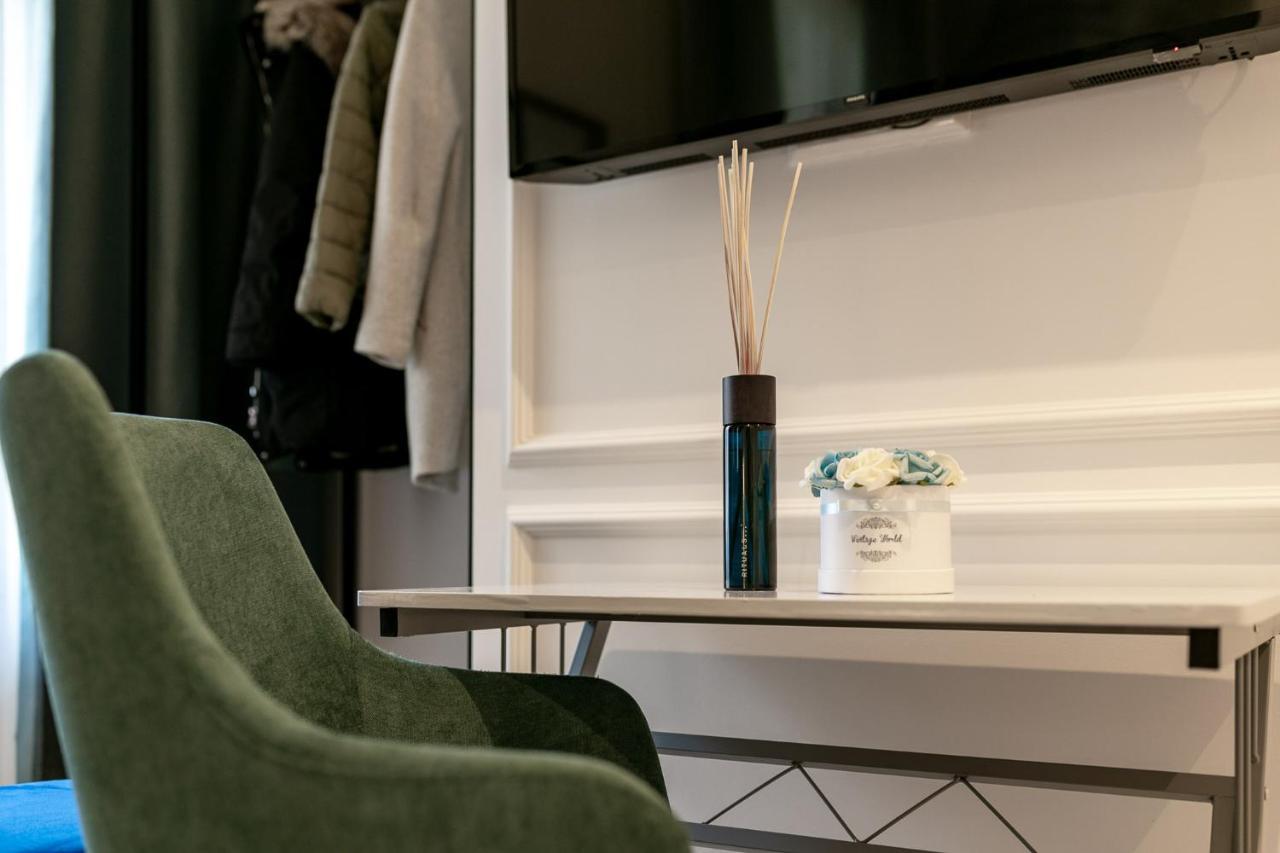 Catalog Boutique Rooms Debrecen Exterior foto
