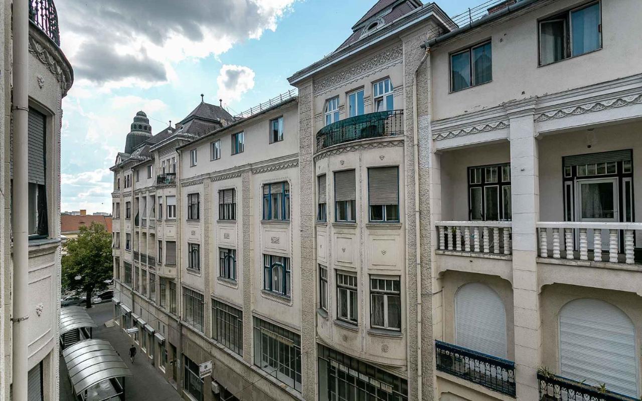 Catalog Boutique Rooms Debrecen Exterior foto